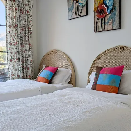 Gadea Pearl アパート アルテア